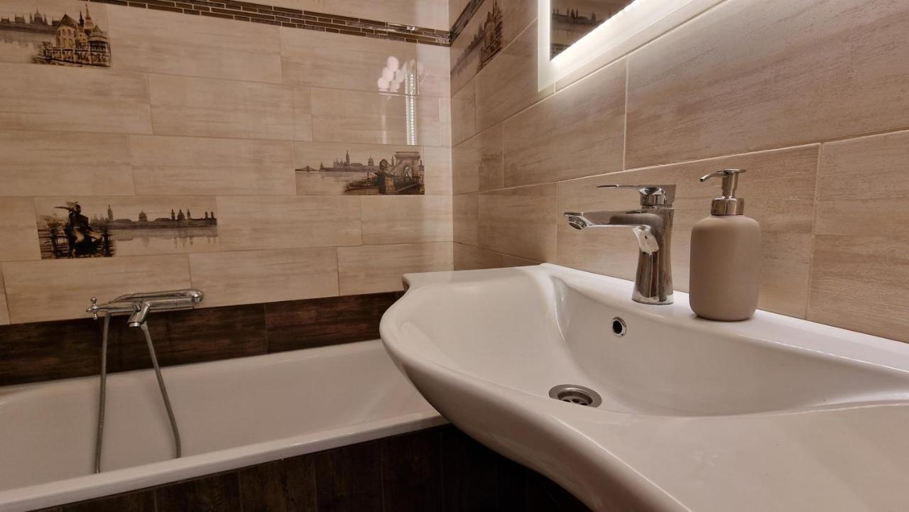 Parliament View Apartment Budapest Exterior foto